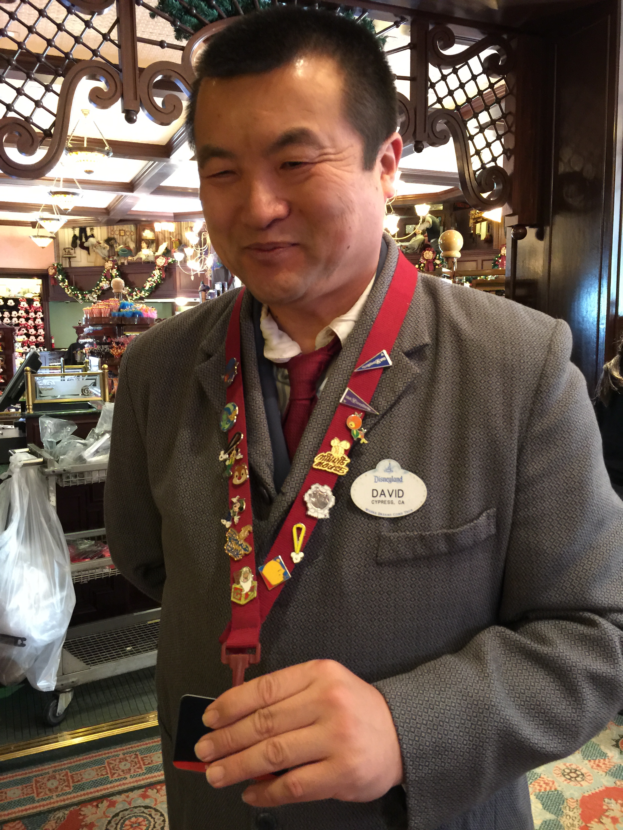 What is Disney Pin Trading? - Tips from the Magical Divas and Devos