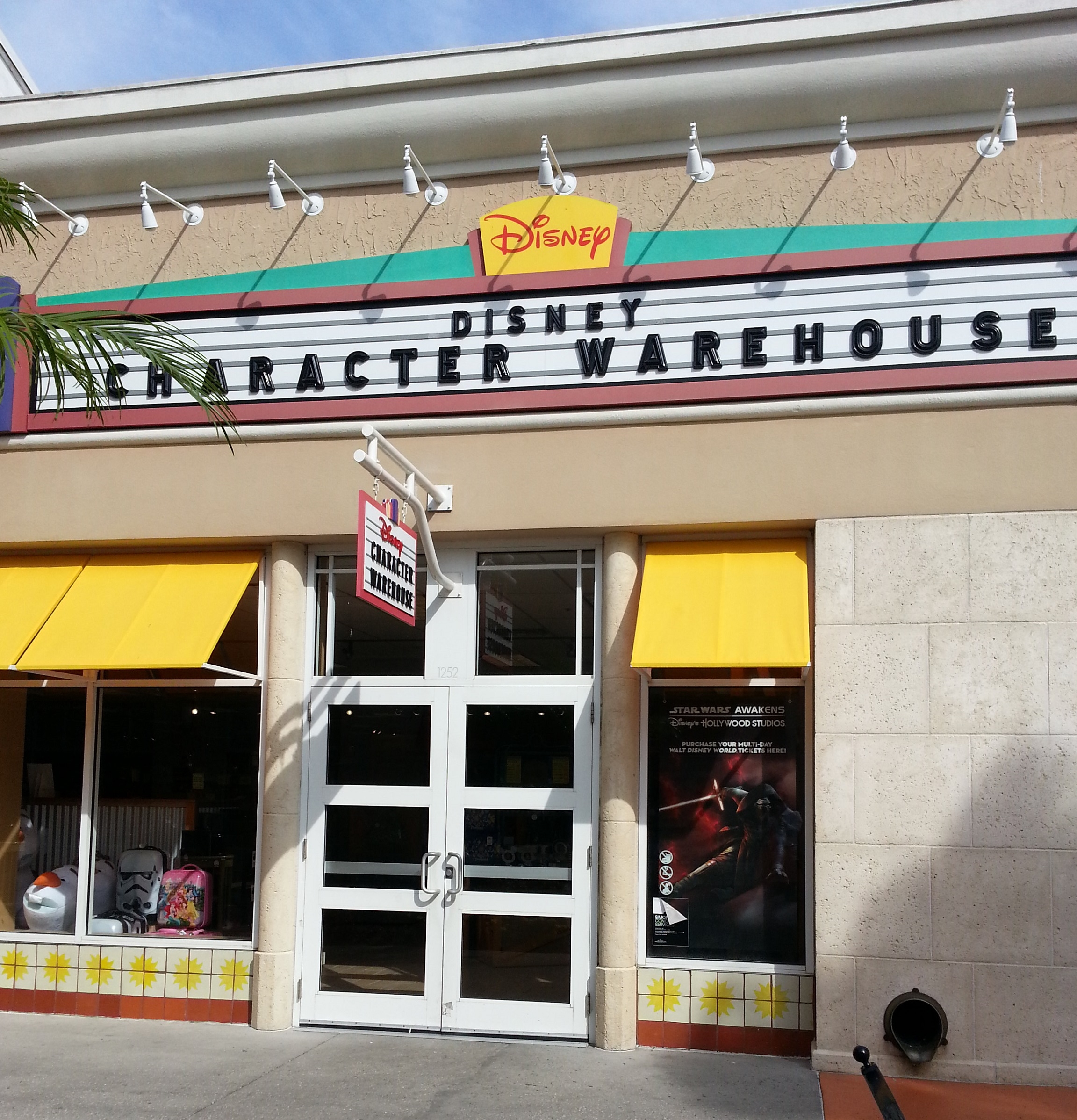 Collection 101+ Images disney’s character warehouse at the orlando premium outlets orlando, fl Updated