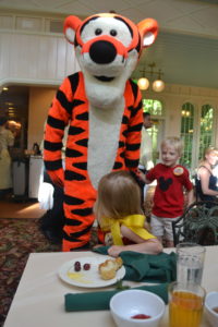 Crystal Palace Breakfast Review / Dining With Characters in Walt Disney World