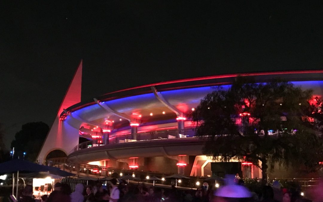 My Review of The Skyline Lounge inside Disneyland