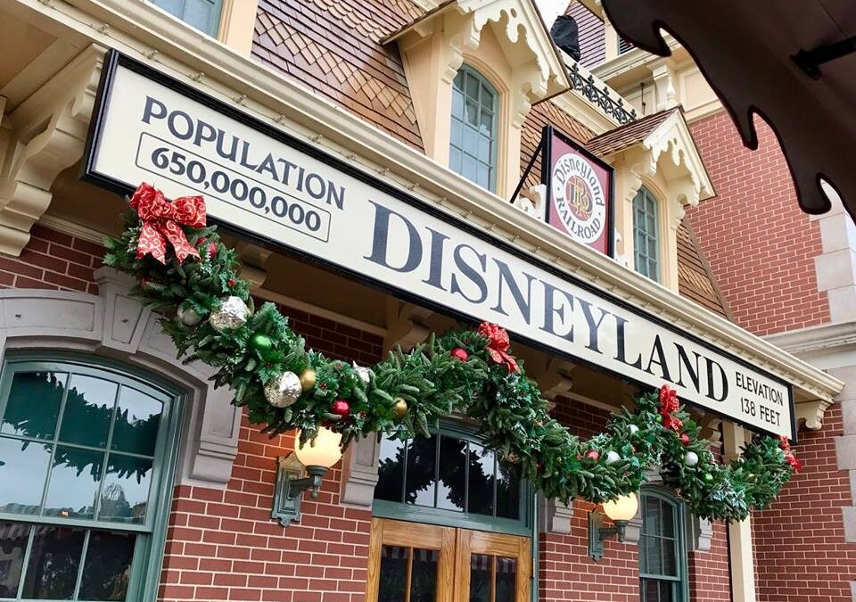 Why Holiday Time at Disneyland is Magical!