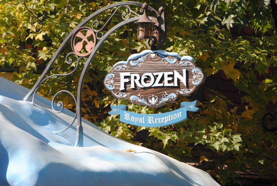 Meet Frozen’s Anna and Elsa now at Disneyland and Disney World!