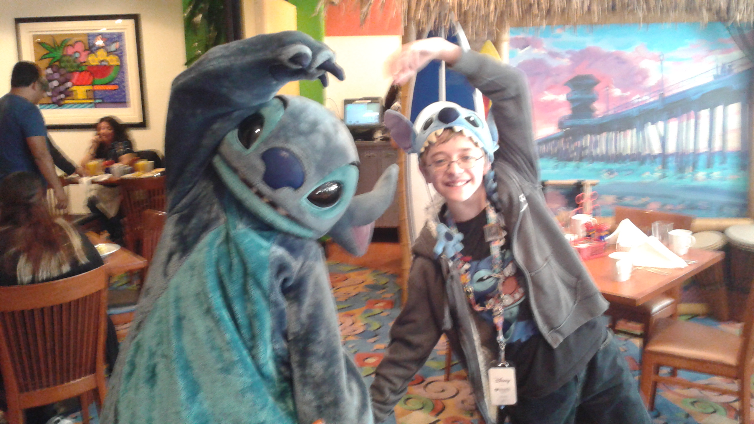 Meeting Stitch at the Mickey and Friends Surf’s Up Breakfast at the Disneyland Resort