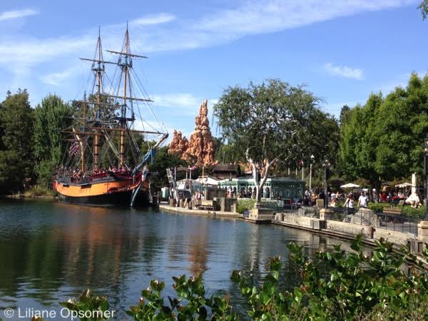 Unofficial Guide to Disneyland Review