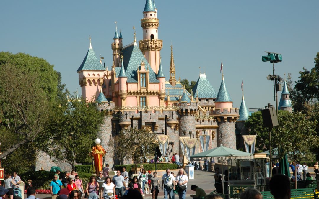 7 Tips for Saving Money on your Disneyland Vacation