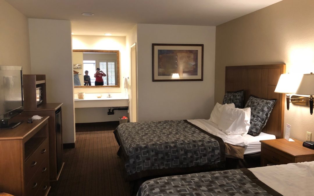 Anaheim Desert Inn and Suites at Disneyland Review